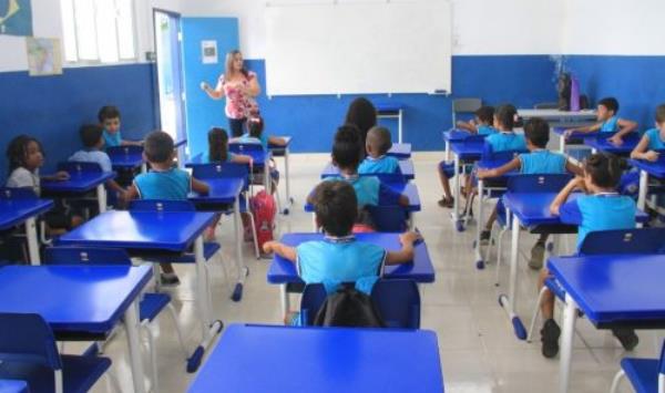 Colegio-Municipal-Presidente-Castello-Branco-Alunos-Criancas-Foto-Julio-Diniz